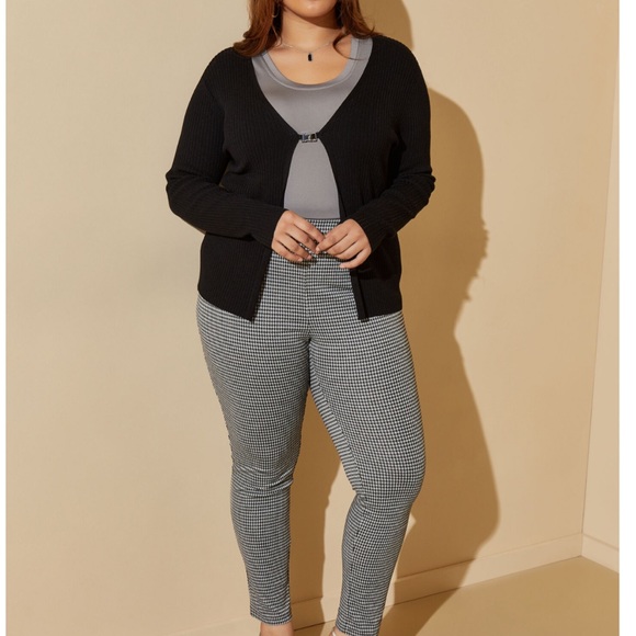 Plus ASHLEY STEWART Black Buckled Ribbed Cardigan Sweater 2X - Picture 3 of 4